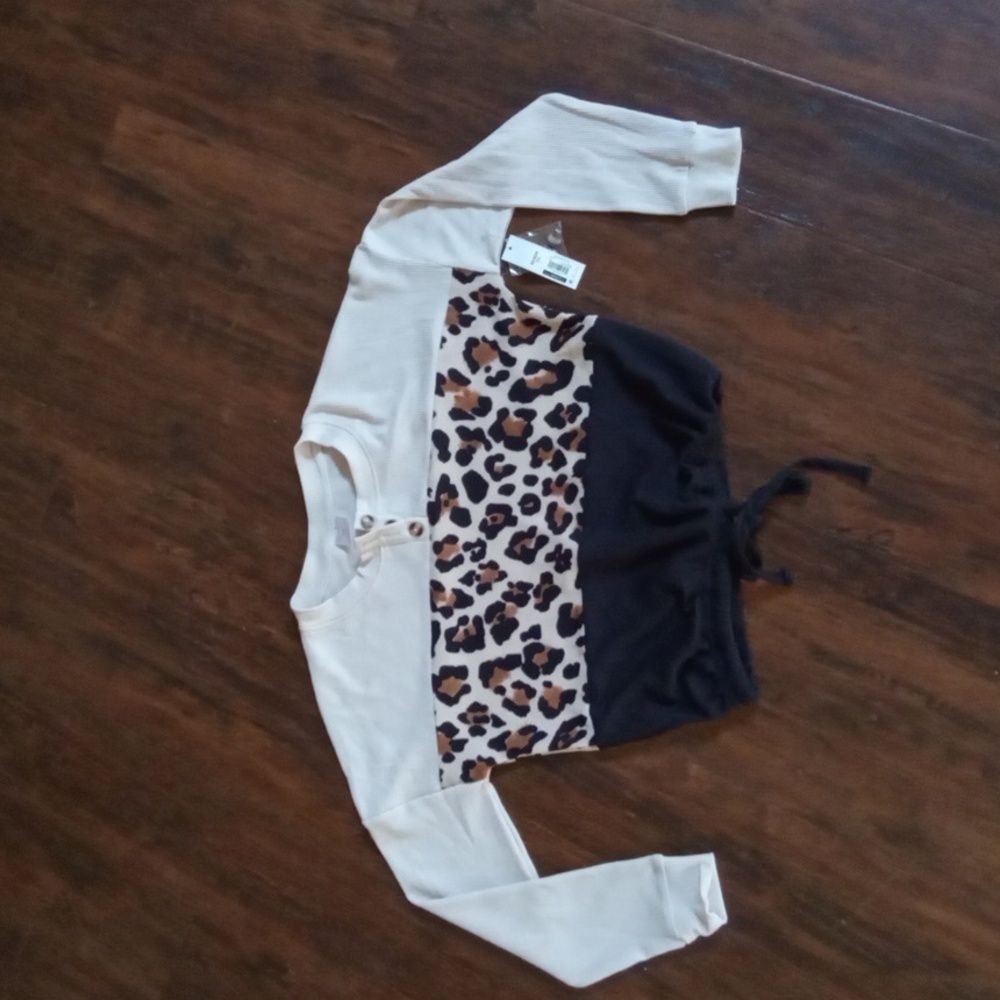NWT No Boundaries Junior's Colorblock with Animal Print Long Sleeve Tee Size XS
